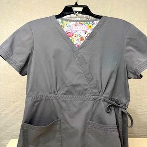 Koi  by Kathy Peterson Women’s Scrub top Size M